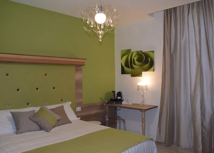Spagna Ave Couette-café 4*